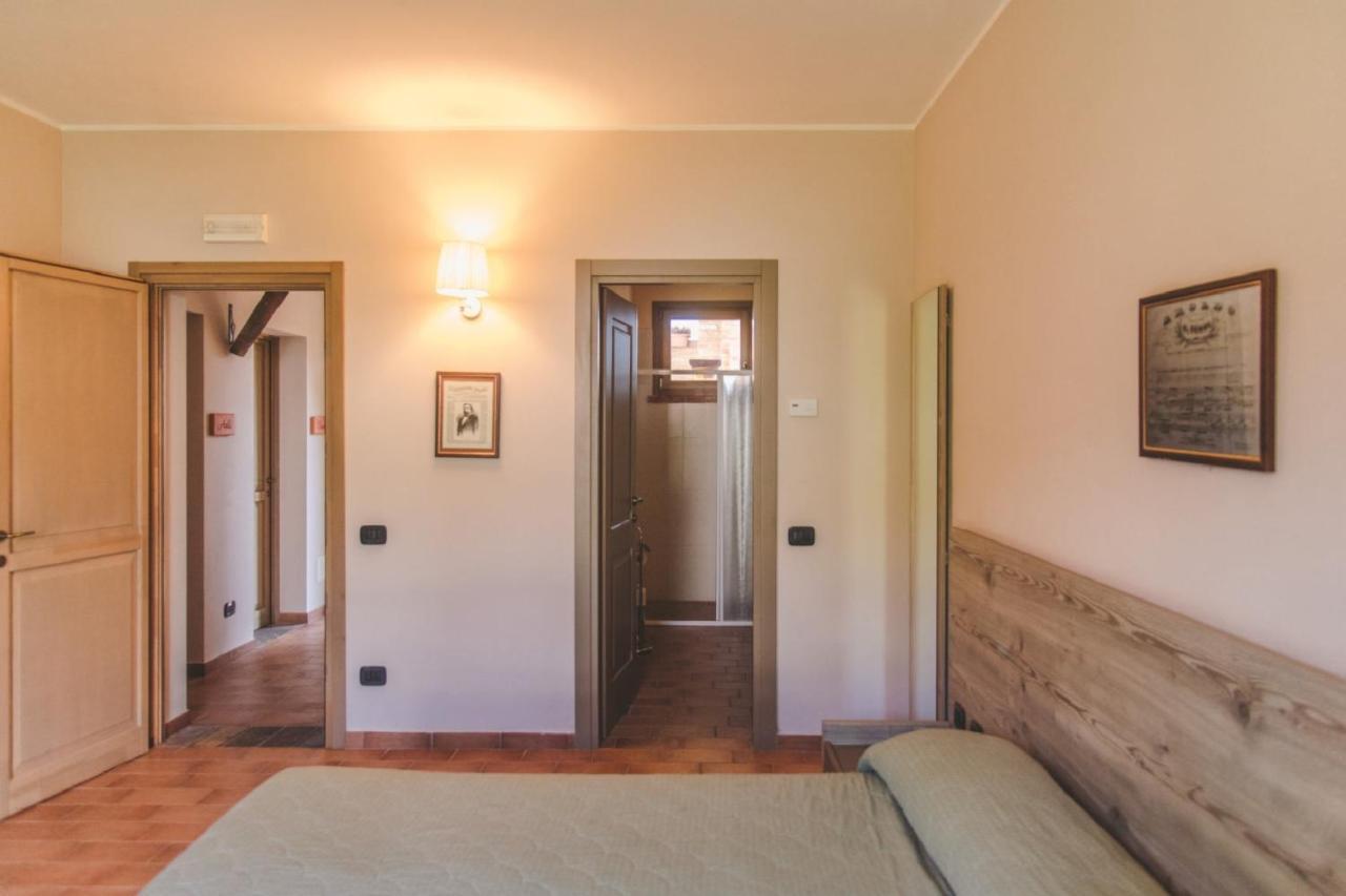 Agriturismo Bassanine Monticelli dʼOngina Buitenkant foto