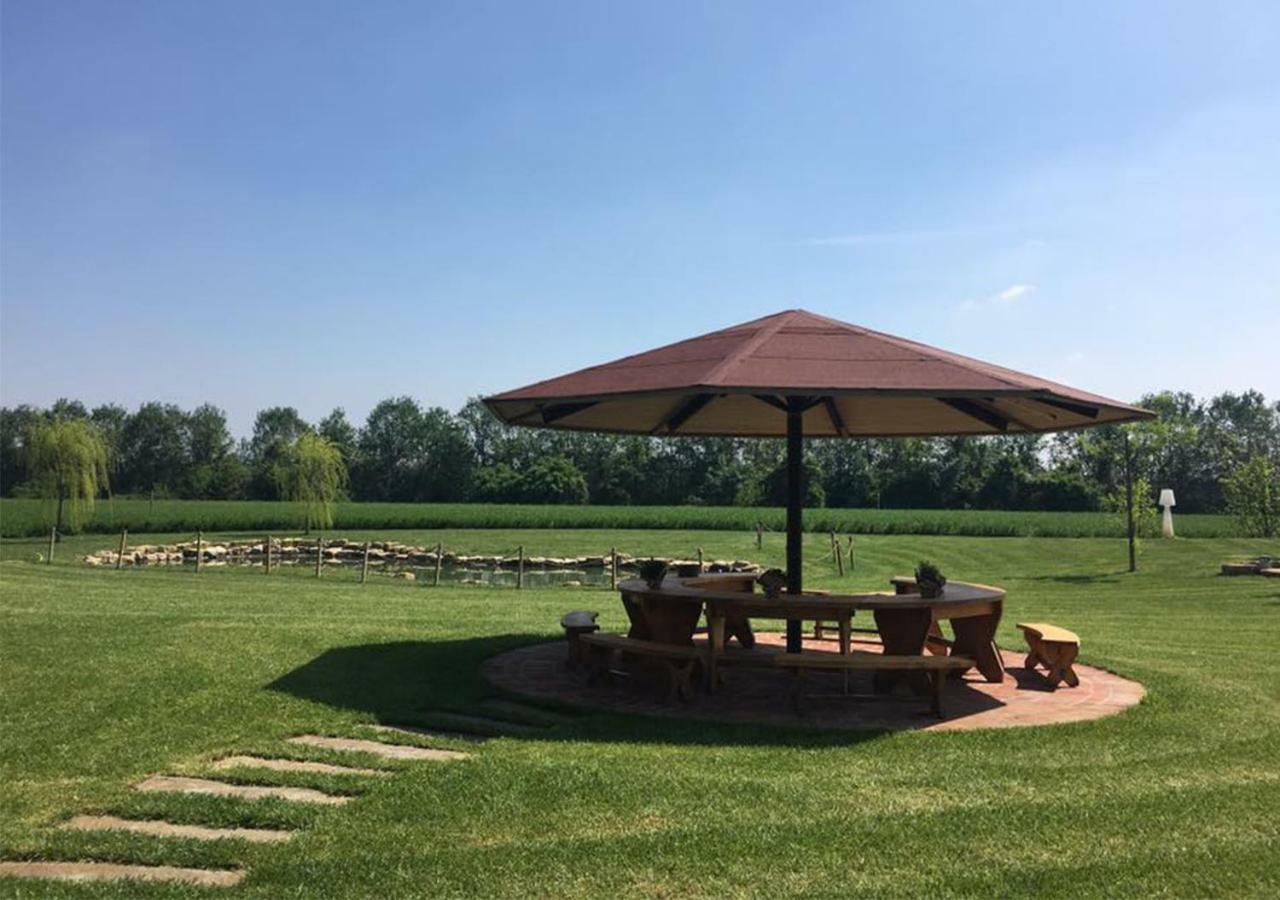 Agriturismo Bassanine Monticelli dʼOngina Buitenkant foto