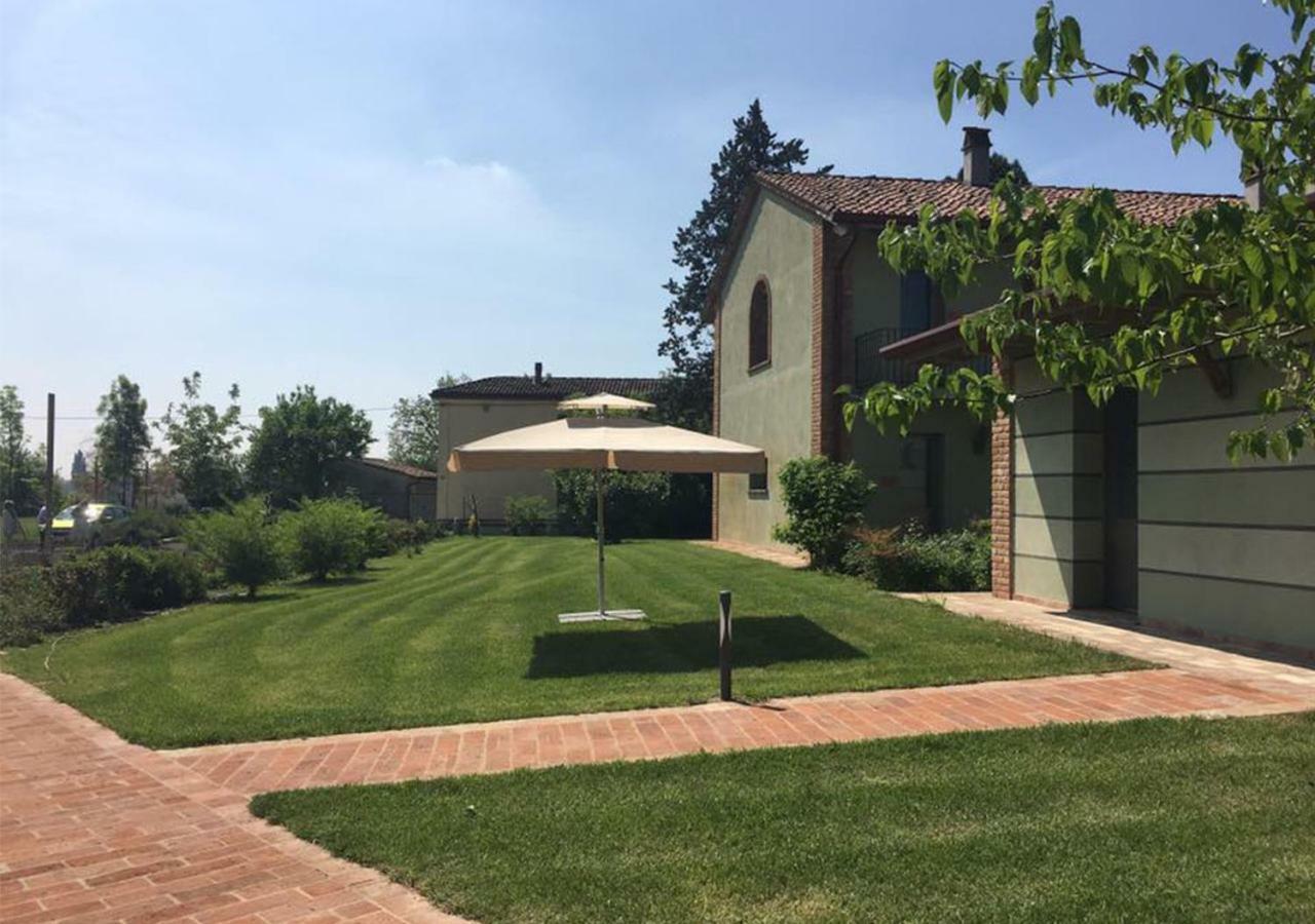 Agriturismo Bassanine Monticelli dʼOngina Buitenkant foto